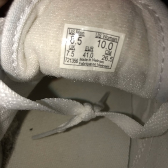 Vans - Picture 9 of 10